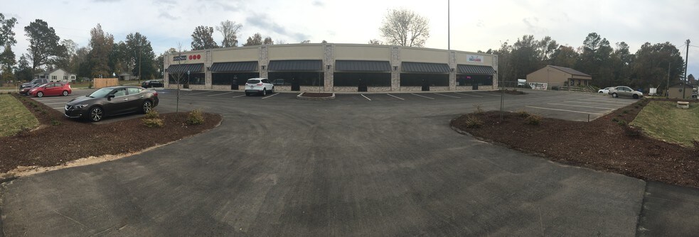 137-145 Chapin Rd, Chapin, SC à louer - Photo du bâtiment - Image 3 de 12