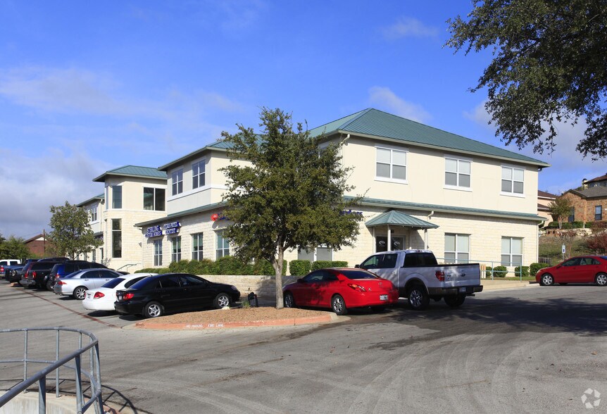 1213 Ranch Road 620 S, Lakeway, TX à louer - Photo du bâtiment - Image 2 de 7