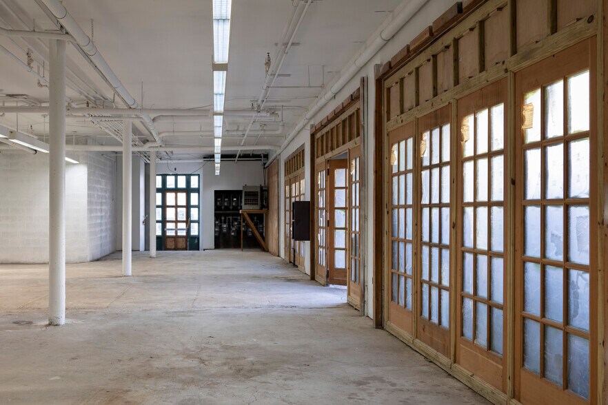 130 E 2nd St, Plainfield, NJ à vendre - Photo intérieure - Image 3 de 17