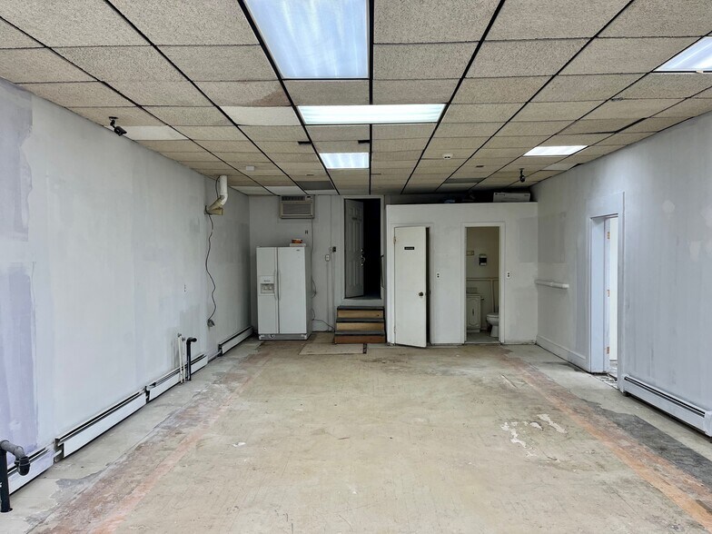 2877 Fairfield Ave, Bridgeport, CT à louer - Photo du bâtiment - Image 3 de 6