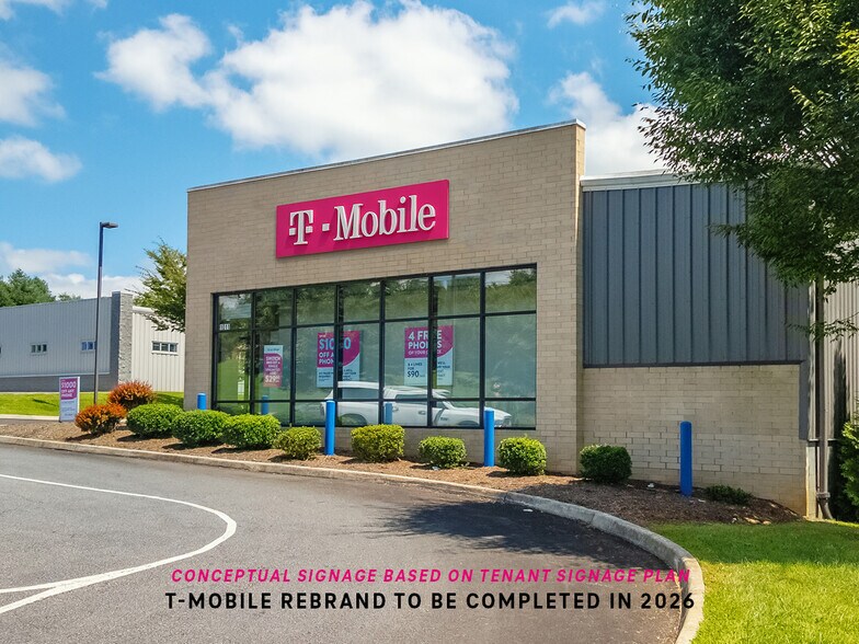 1011 E Stuart Dr, Galax, VA à vendre - Photo du bâtiment - Image 2 de 8