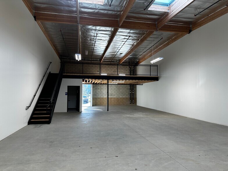 1763 Donlon St, Ventura, CA à louer - Photo du bâtiment - Image 2 de 18