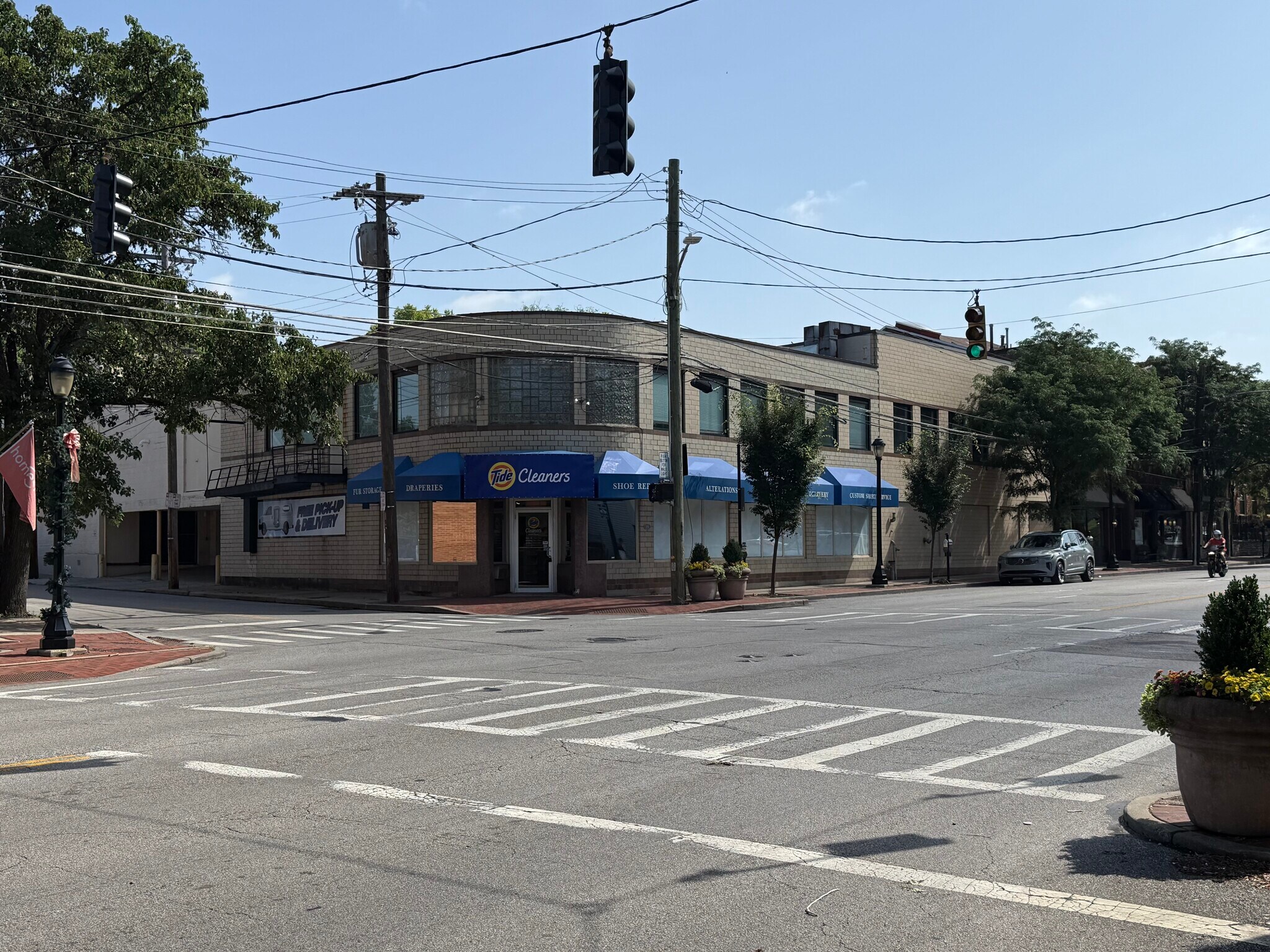 2016 Madison Rd, Cincinnati, OH for lease Building Photo- Image 1 of 12