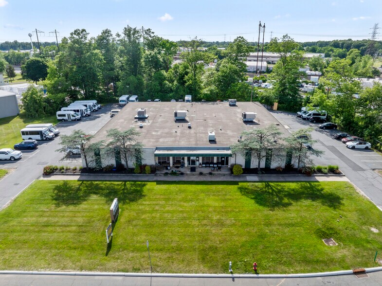 1501 Livingston Ave, North Brunswick, NJ à louer - Photo du bâtiment - Image 2 de 28