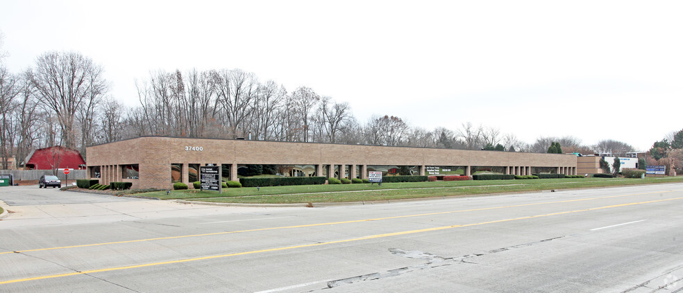 37400 Garfield Rd, Clinton Township, MI for sale - Building Photo - Image 3 of 10