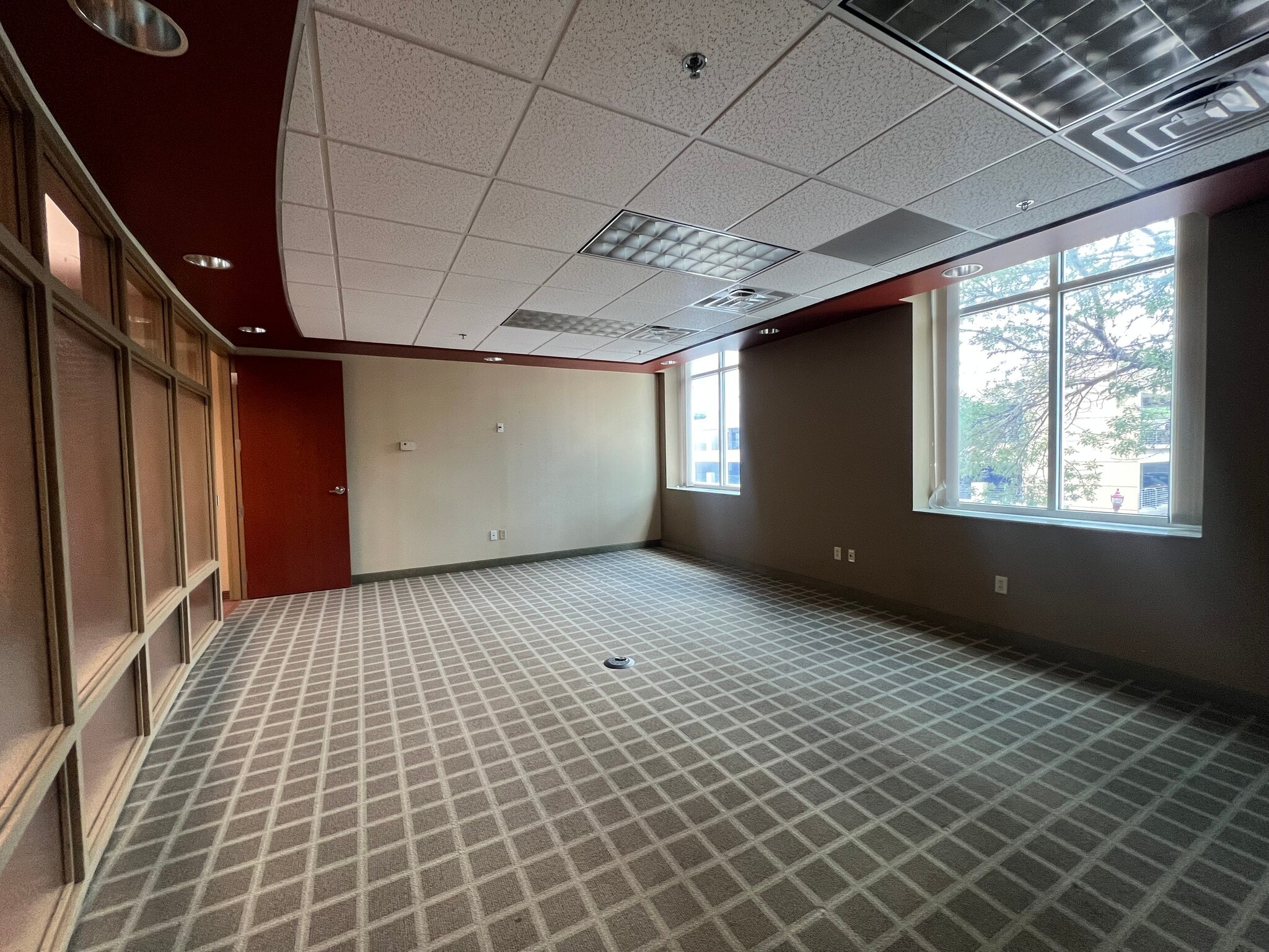 124 Walnut St E, Mankato, MN for lease Interior Photo- Image 1 of 5