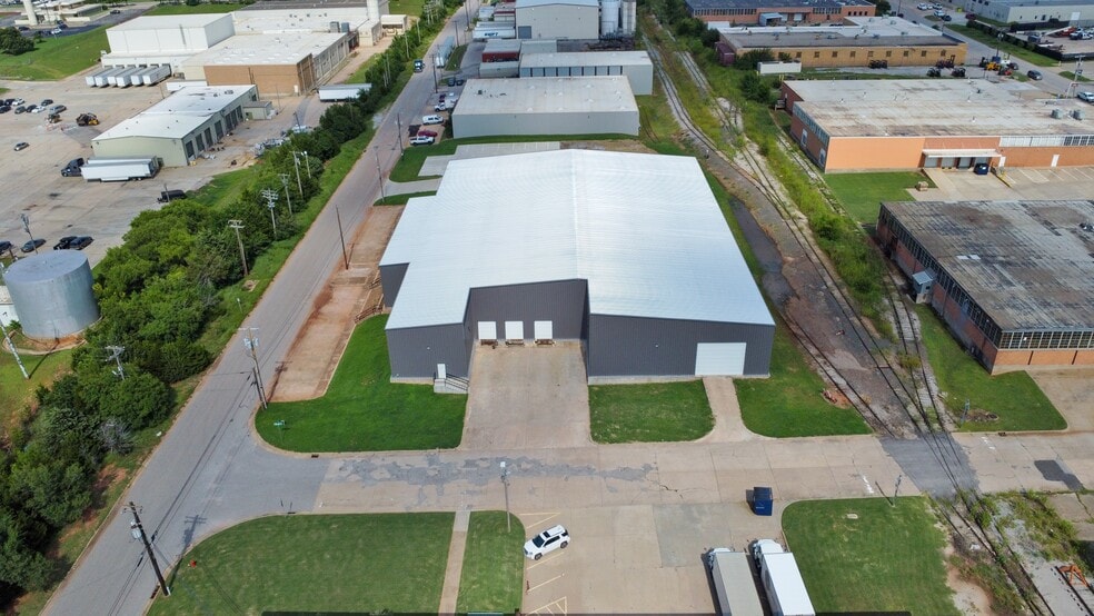 200 NE 34th St, Oklahoma City, OK for lease - Building Photo - Image 2 of 7