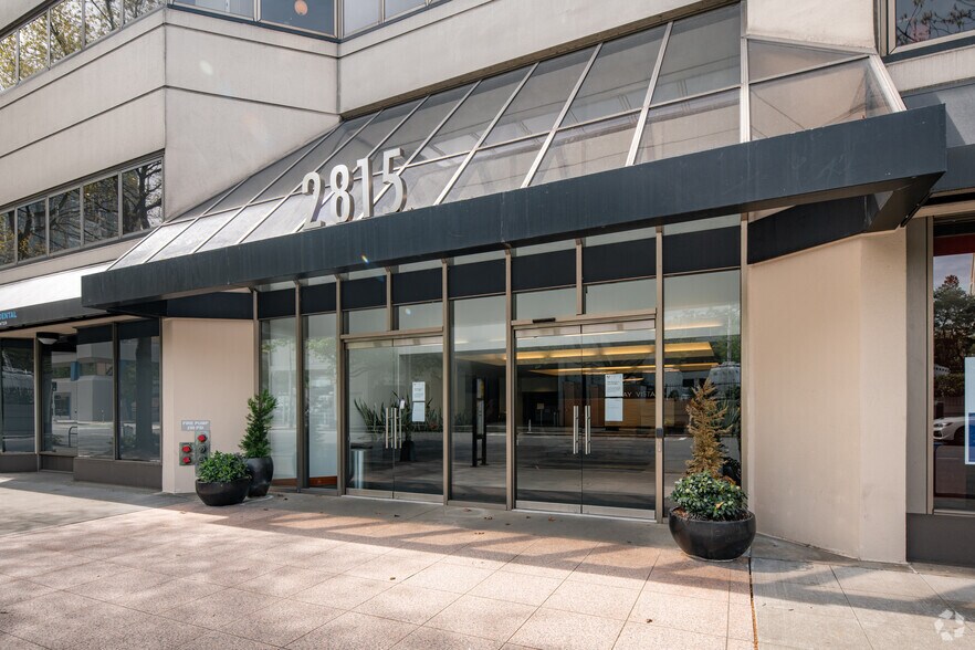 2815 2nd Ave, Seattle, WA à louer - Photo du bâtiment - Image 2 de 7