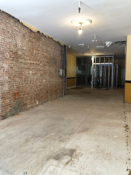 1055 Bedford Ave, Brooklyn, NY for lease - Building Photo - Image 2 of 8