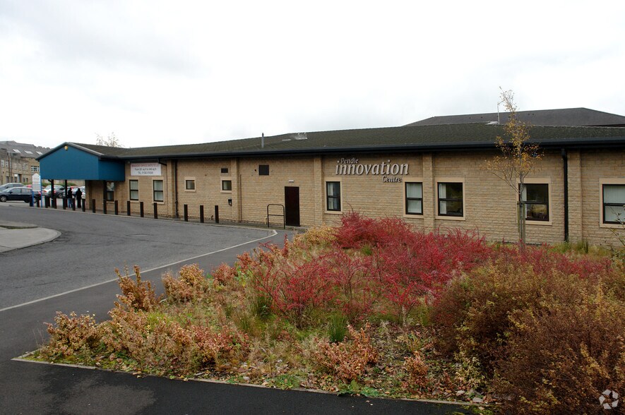 Brook St, Nelson à louer - Photo du bâtiment - Image 2 de 2