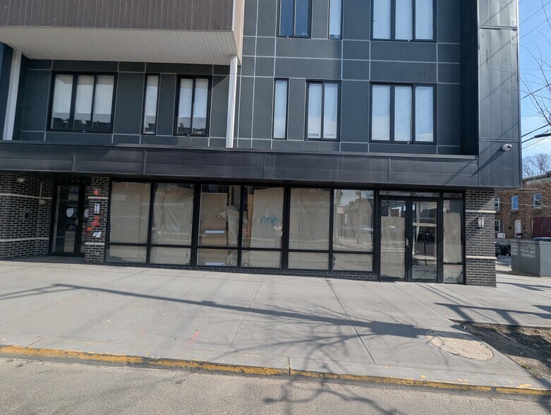 168-172 Martin Luther King Jr Dr, Jersey City, NJ à louer - Photo du bâtiment - Image 3 de 8