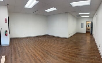 3401-3437 Airport Way, Fairbanks, AK à louer Photo intérieure- Image 2 de 2