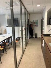 Office in Limonest for sale Interior Photo- Image 2 of 6