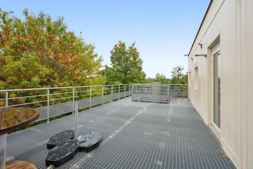 Local d'activités dans Grigny à vendre - Photo du bâtiment - Image 3 de 14