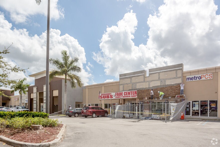 1982-1998 NE 8th St, Homestead, FL à louer - Photo du bâtiment - Image 3 de 7