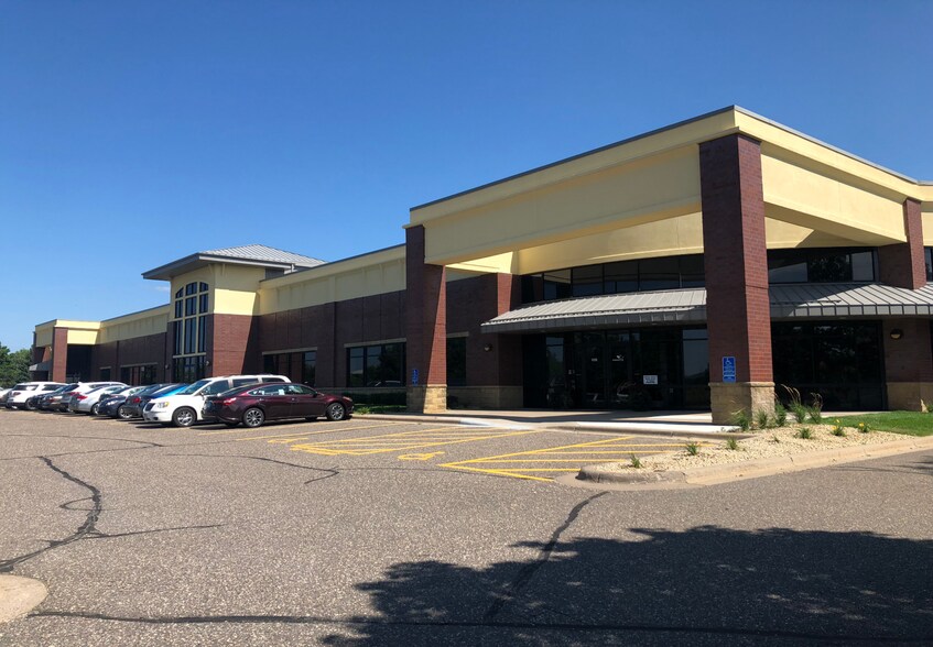 5910 Rice Creek Pky, Shoreview, MN à louer - Photo du bâtiment - Image 1 de 10