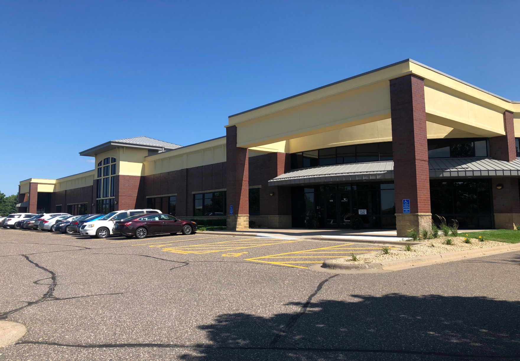 5910 Rice Creek Pky, Shoreview, MN for lease Primary Photo- Image 1 of 11