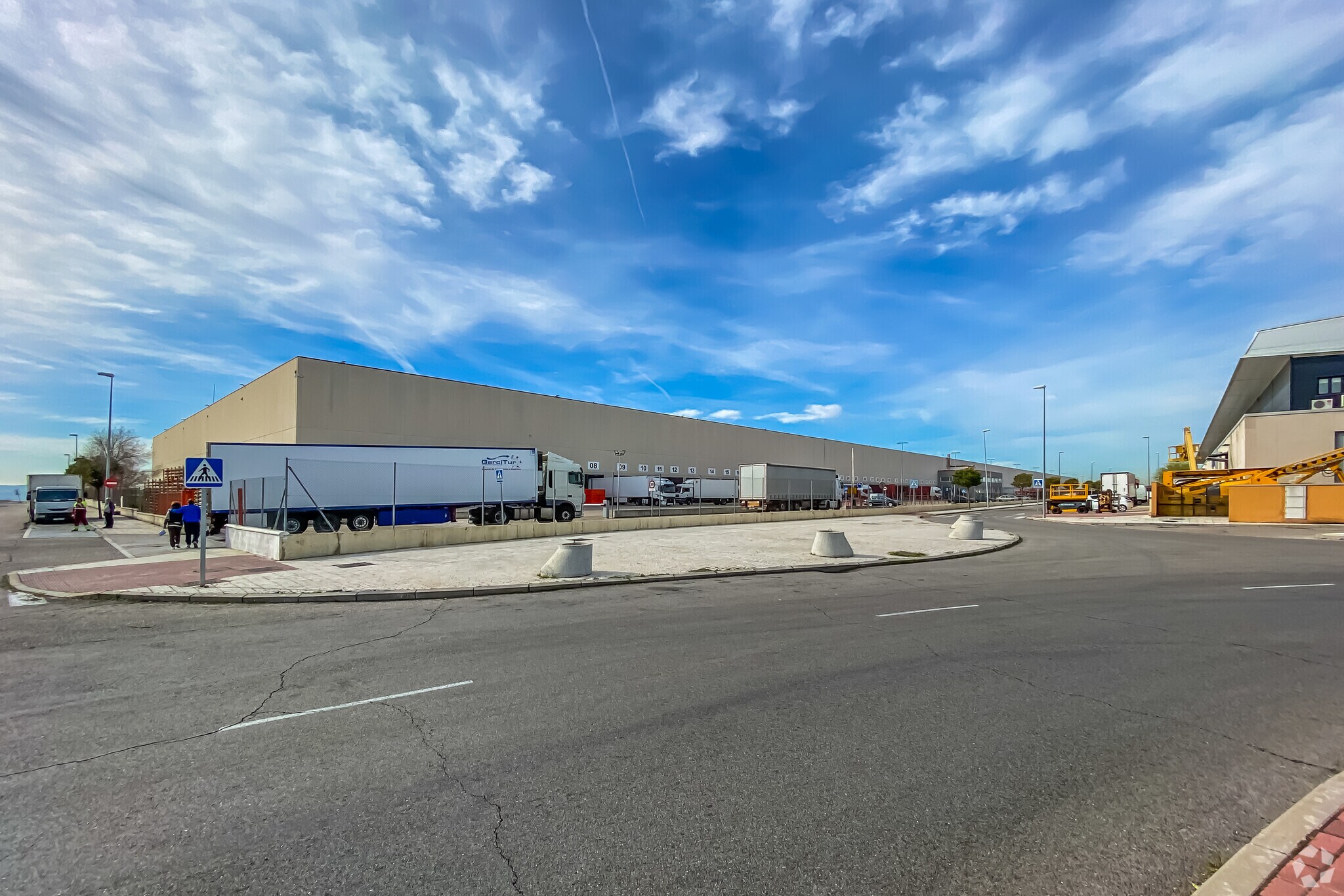 Industrial in Camarma de Esteruelas, Madrid for lease Primary Photo- Image 1 of 14