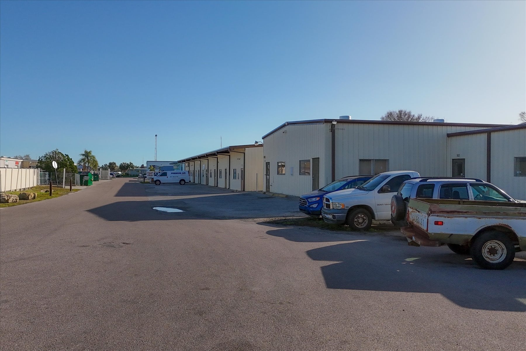 5639-5651 Lawton Dr, Sarasota, FL for lease Building Photo- Image 1 of 17