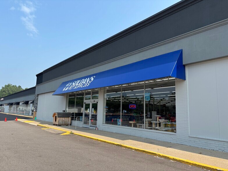 515 Lansing St, Charlotte, MI à louer - Photo du bâtiment - Image 3 de 10