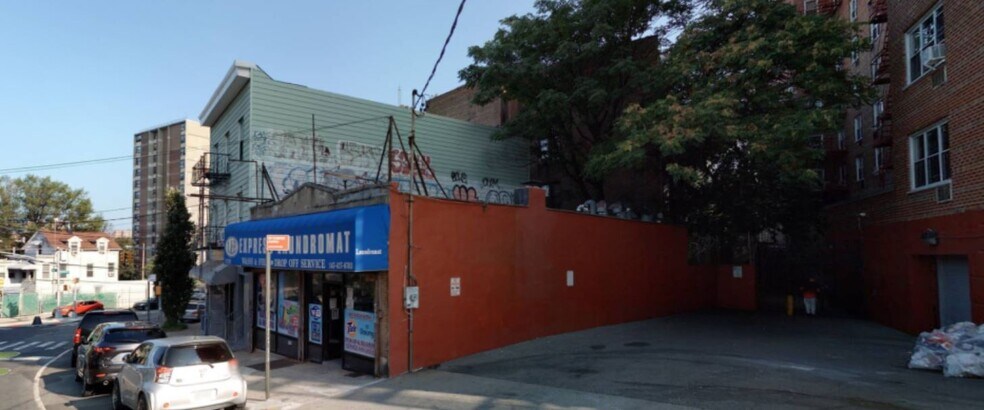 3320 Fort Independence St, Bronx, NY à vendre - Photo du bâtiment - Image 3 de 4