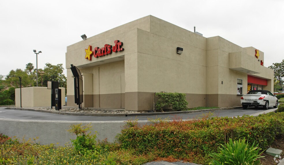 485 N Rosemead Blvd, Pasadena, CA à louer - Photo du bâtiment - Image 2 de 3
