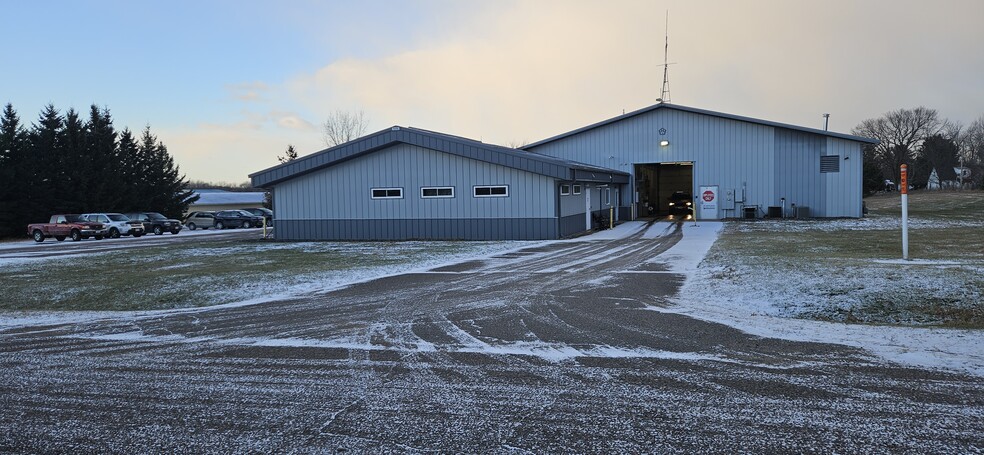 11786 E Melby Rd, Chippewa Falls, WI for lease - Building Photo - Image 3 of 4