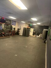 8455-8471 W Oakland Park Blvd, Sunrise, FL à louer Photo intérieure- Image 1 de 7