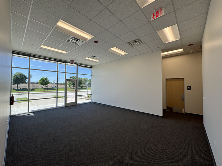 30 Esplanade Blvd, Houston, TX for lease - Interior Photo - Image 2 of 5