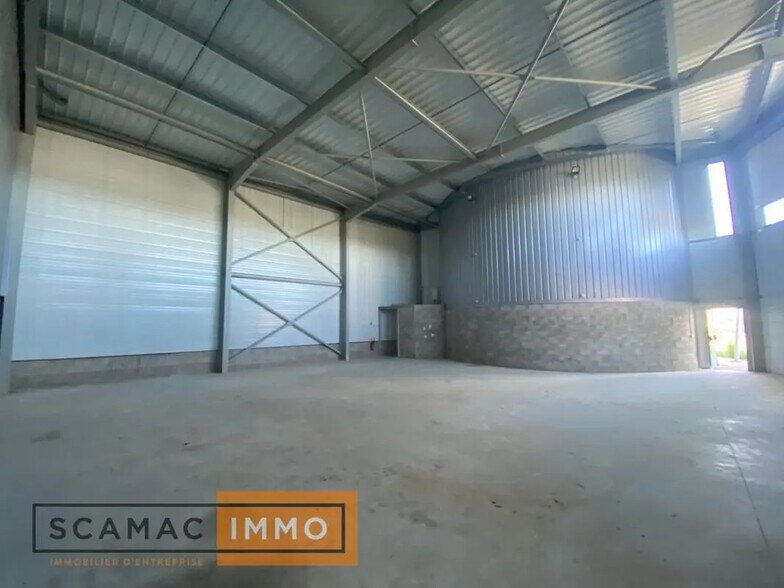 Industriel dans Saint-Pierre-du-Perray à louer - Photo intérieure - Image 2 de 7