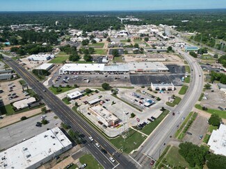 Plus de détails pour 102-110 Midtown Dr, Kilgore, TX - Commerce de détail à louer