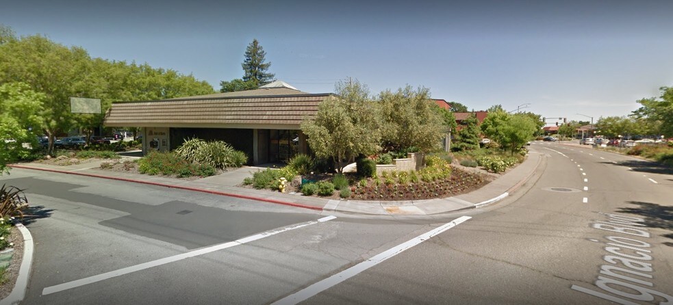 352-376 Ignacio Blvd, Novato, CA à louer - Photo du bâtiment - Image 3 de 7
