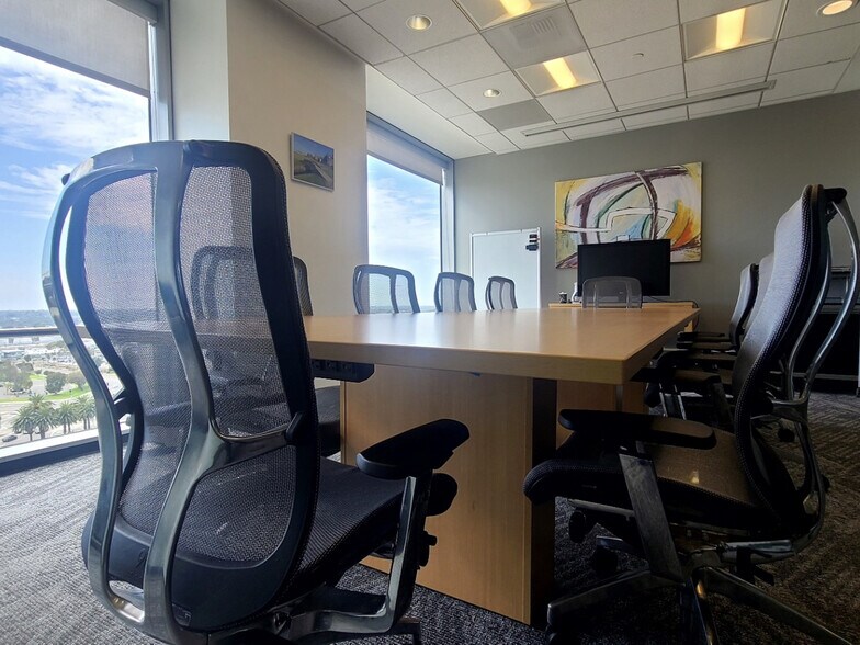 4695 MacArthur Ct, Newport Beach, CA à louer - Photo intérieure - Image 2 de 12