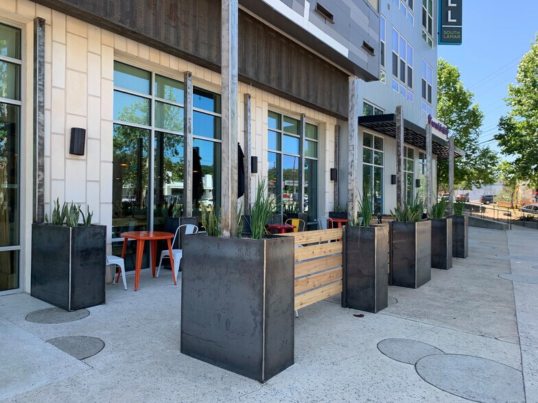 2717 S Lamar Blvd, Austin, TX for lease - Building Photo - Image 3 of 42