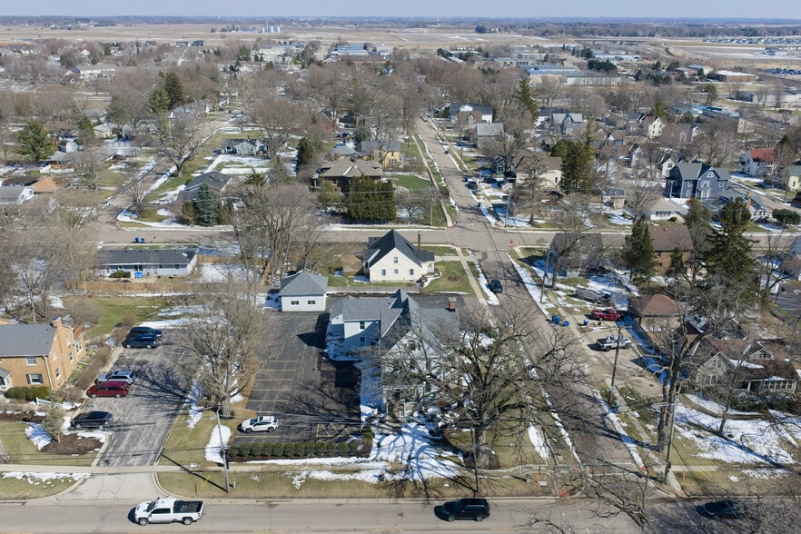 303 N Main St, Elburn, IL à vendre - Photo du bâtiment - Image 3 de 72