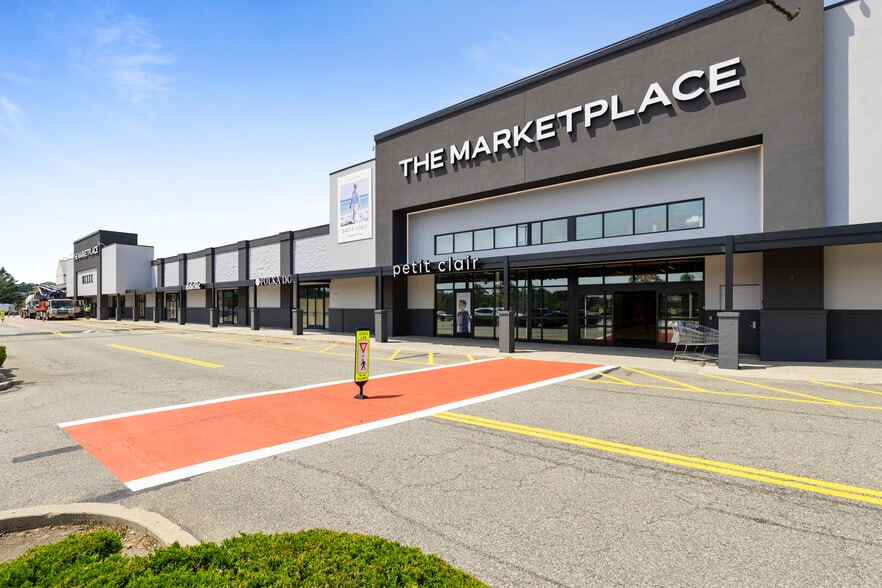 1-170 Spring Valley Market Pl, Spring Valley, NY à louer - Photo du bâtiment - Image 3 de 30