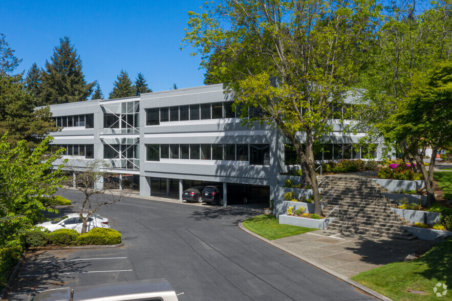 10940 NE 33rd Pl, Bellevue, WA for lease - Building Photo - Image 1 of 7