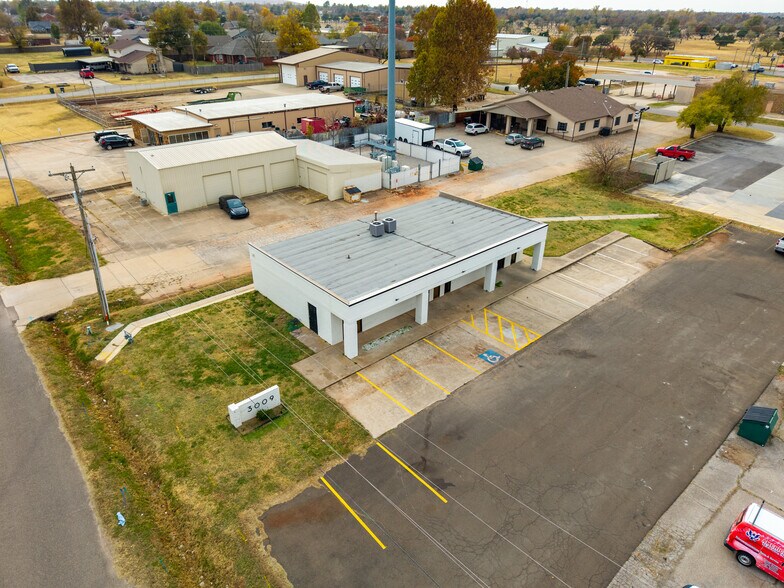 3009 Epperly Dr, Oklahoma City, OK à vendre - Photo du bâtiment - Image 3 de 36