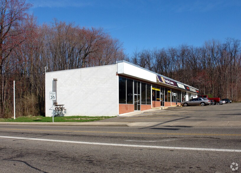 326-332 Darrow Rd, Akron, OH à louer - Photo du bâtiment - Image 3 de 4
