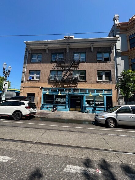 520-526 SE Grand Ave, Portland, OR à vendre - Photo du bâtiment - Image 2 de 6