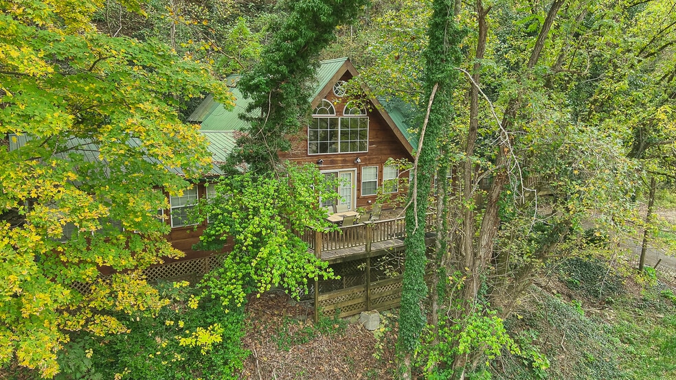 1740 Cherohala Skwy, Tellico Plains, TN à vendre - Photo principale - Image 1 de 15