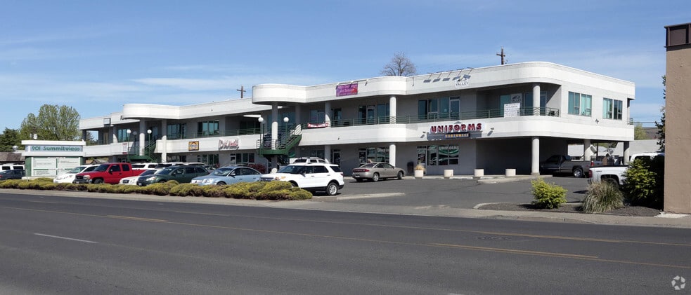 901 Summitview Ave, Yakima, WA à louer - Photo du bâtiment - Image 2 de 3