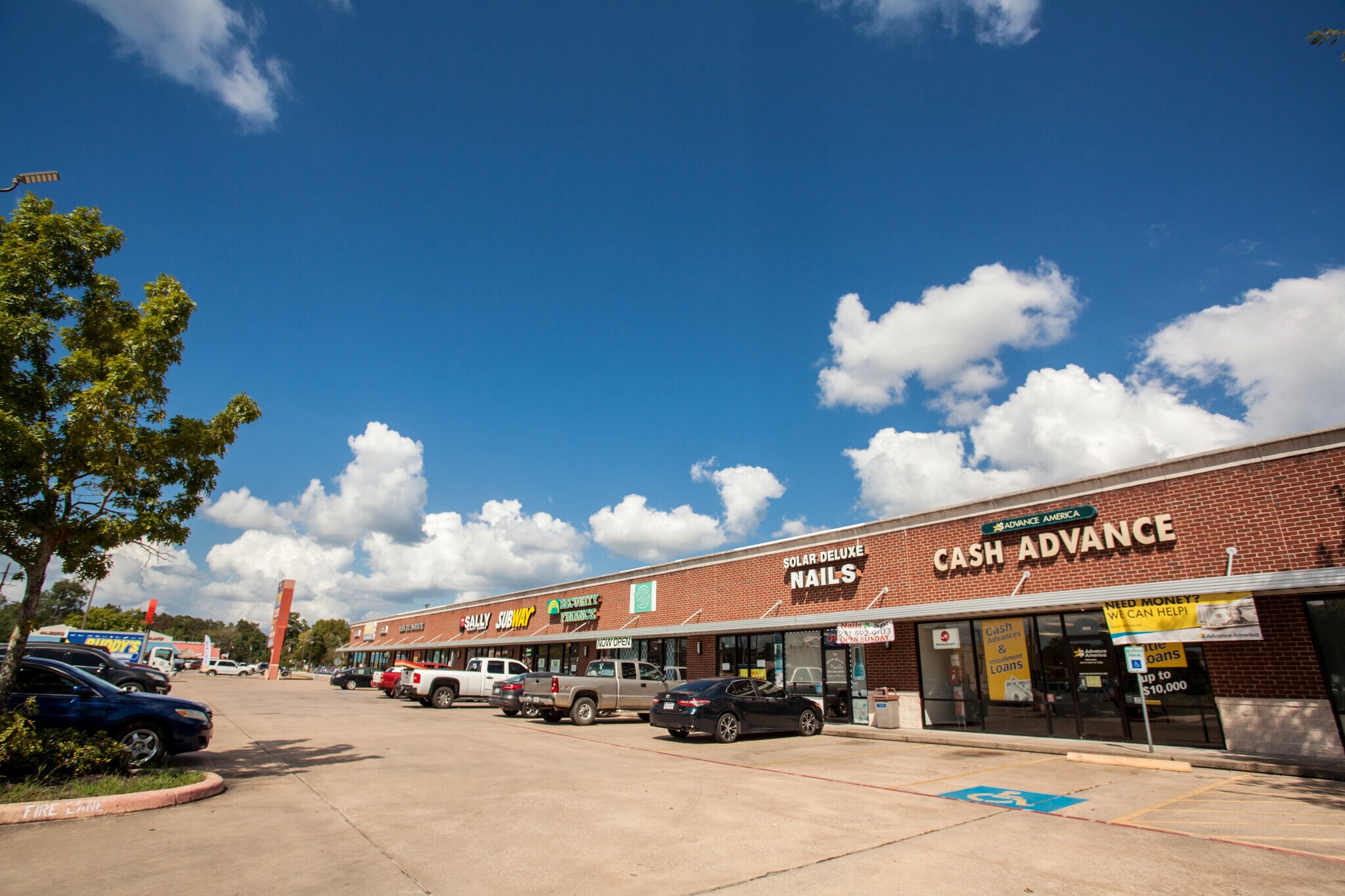 429 W Southline St, Cleveland, TX à louer Photo du bâtiment- Image 1 de 8