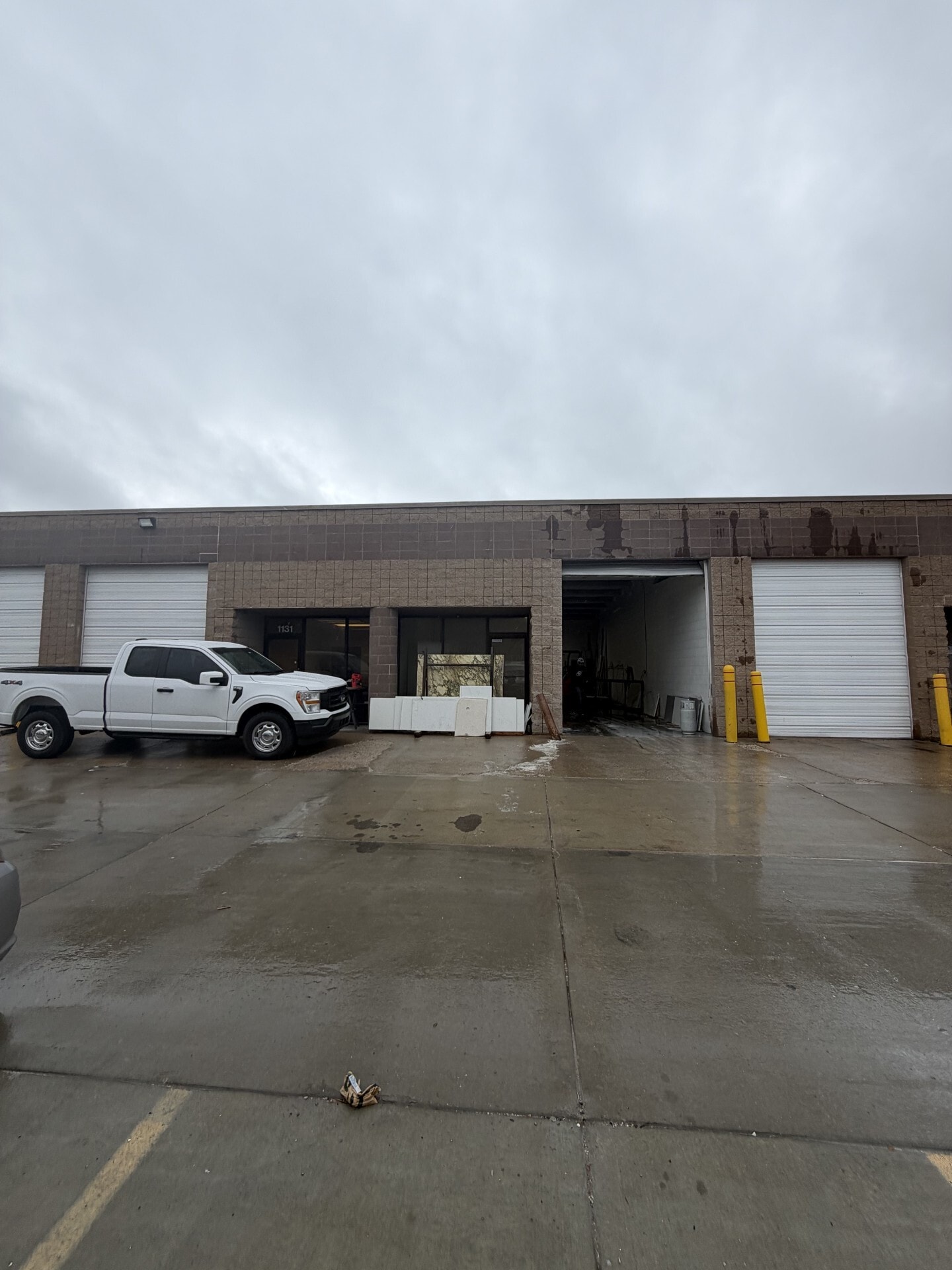 1125-1147 W Dennis Ave, Olathe, KS for lease Building Photo- Image 1 of 6