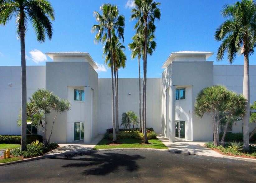 8501 NW 17th St, Miami, FL for lease - Building Photo - Image 3 of 5