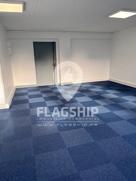 Office in Créteil for lease - Interior Photo - Image 2 of 3