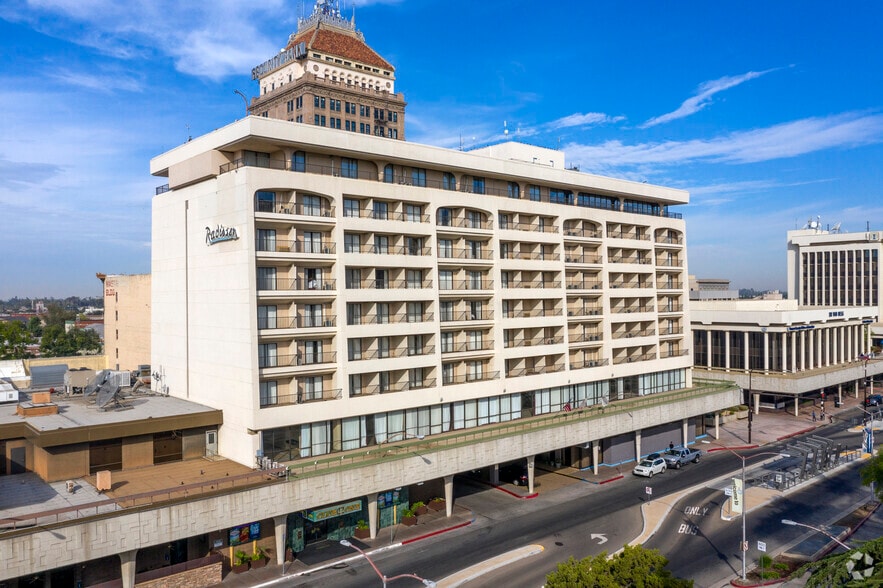 1055 Van Ness Ave, Fresno, CA for sale - Primary Photo - Image 2 of 26