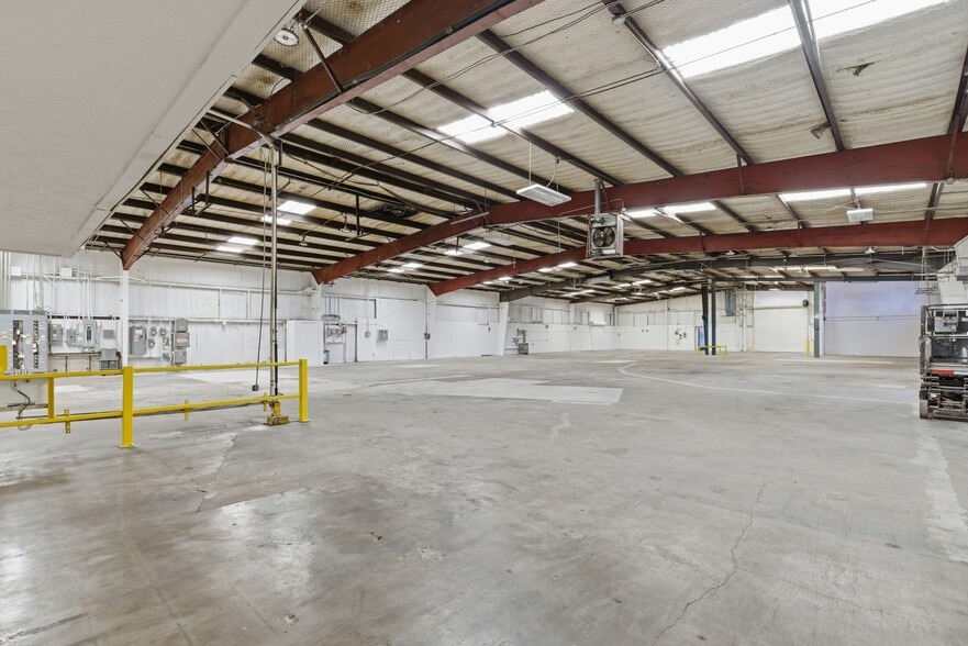 1119 S Commercial Blvd, Arlington, TX for sale - Building Photo - Image 3 of 15