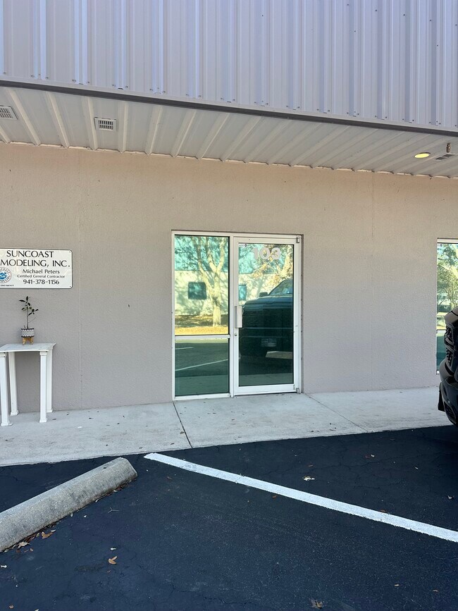 Plus de détails pour 1891 Porter Lake Dr, Sarasota, FL - Flex à vendre