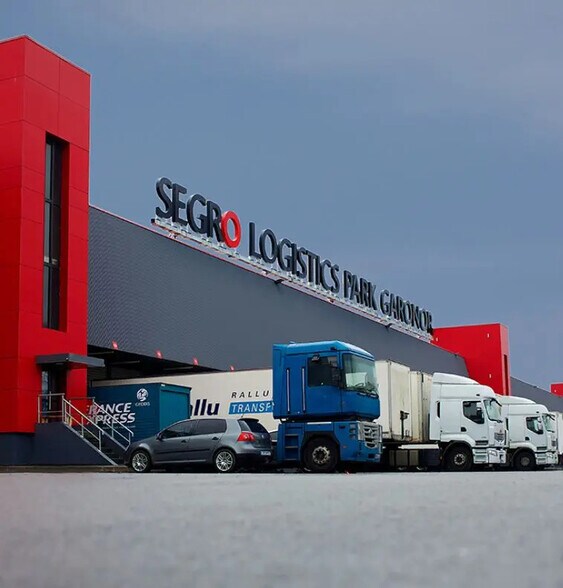 Industriel dans Le Blanc-Mesnil à louer - Photo du bâtiment - Image 2 de 4